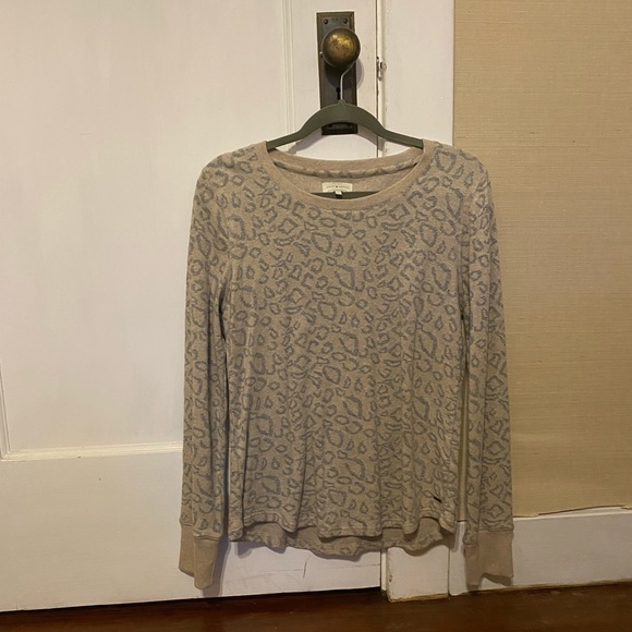 Lucky Brand Pull Over Sweater Grey and Tan Animal - Picture 1 of 5